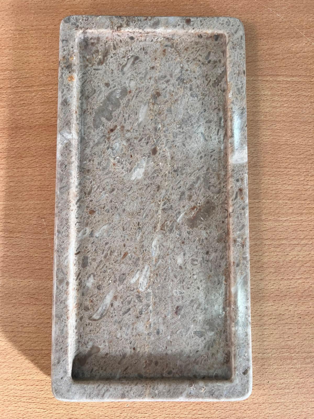 Plateau rectanguilaire en marbre grège dimension 15-30cm